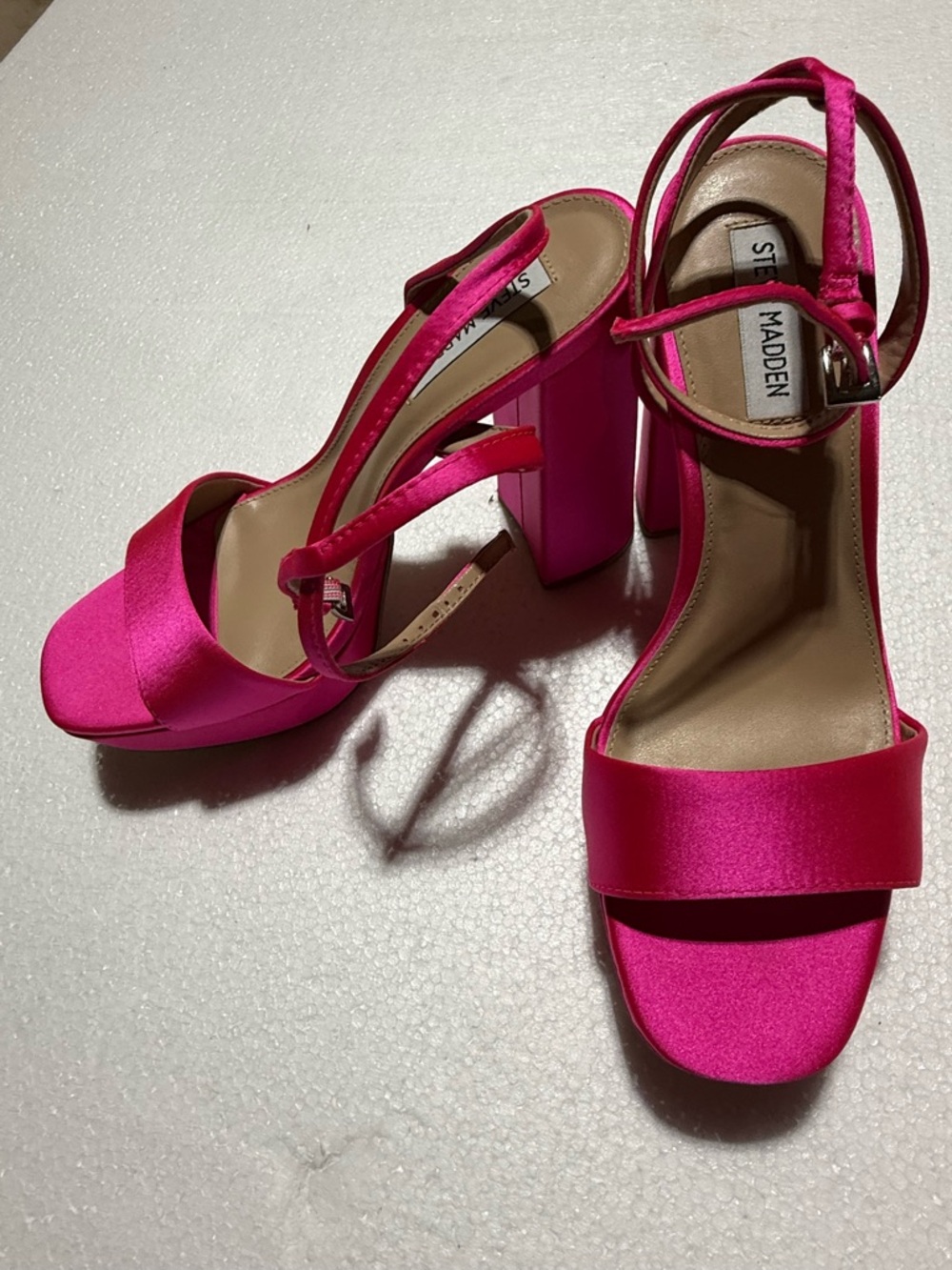 Steve Madden Lessa Pink Satin platform Block Heels, New, 8.5